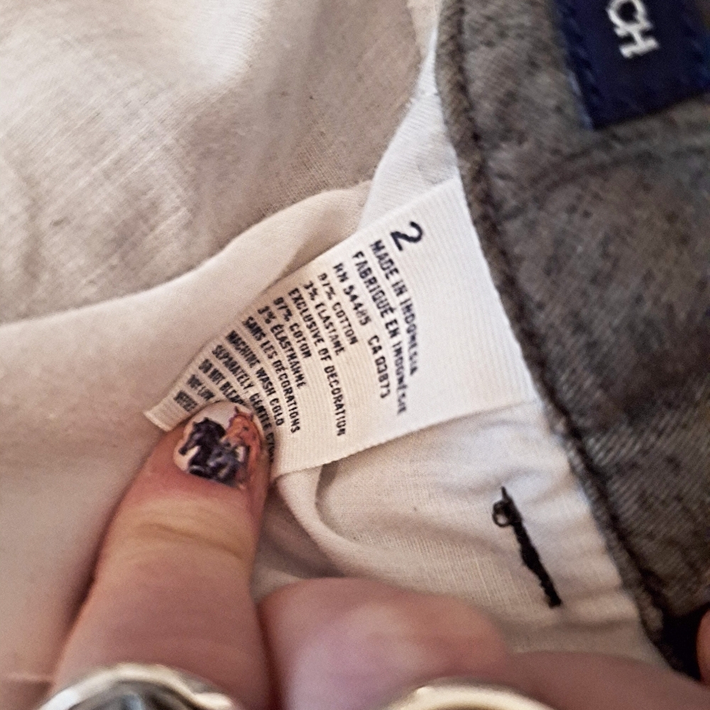 ✨️AEO Stretch Tropical Bermuda Shorts! - Picture 4 of 6